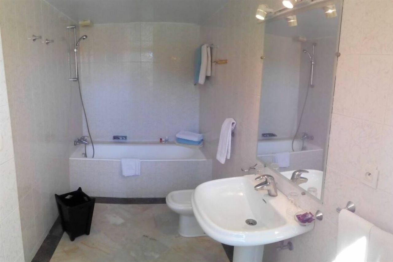 תפראוט Hotel Les Amandiers מראה חיצוני תמונה